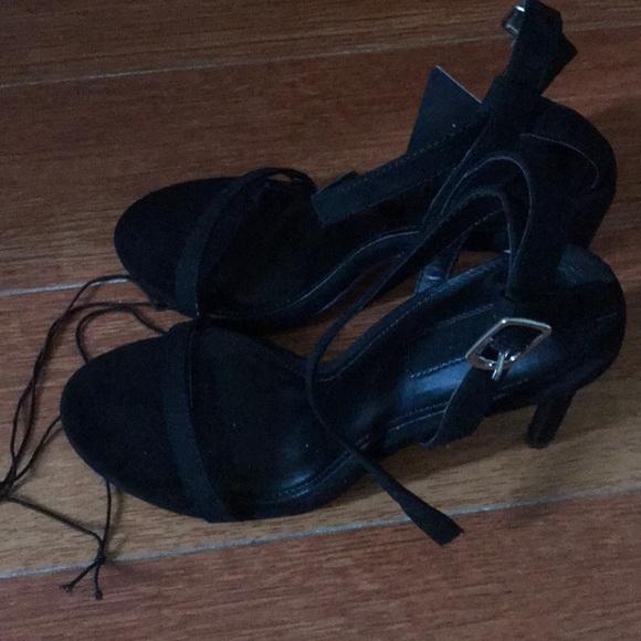 Forever 21 black classic high heels. - Picture 2 of 3